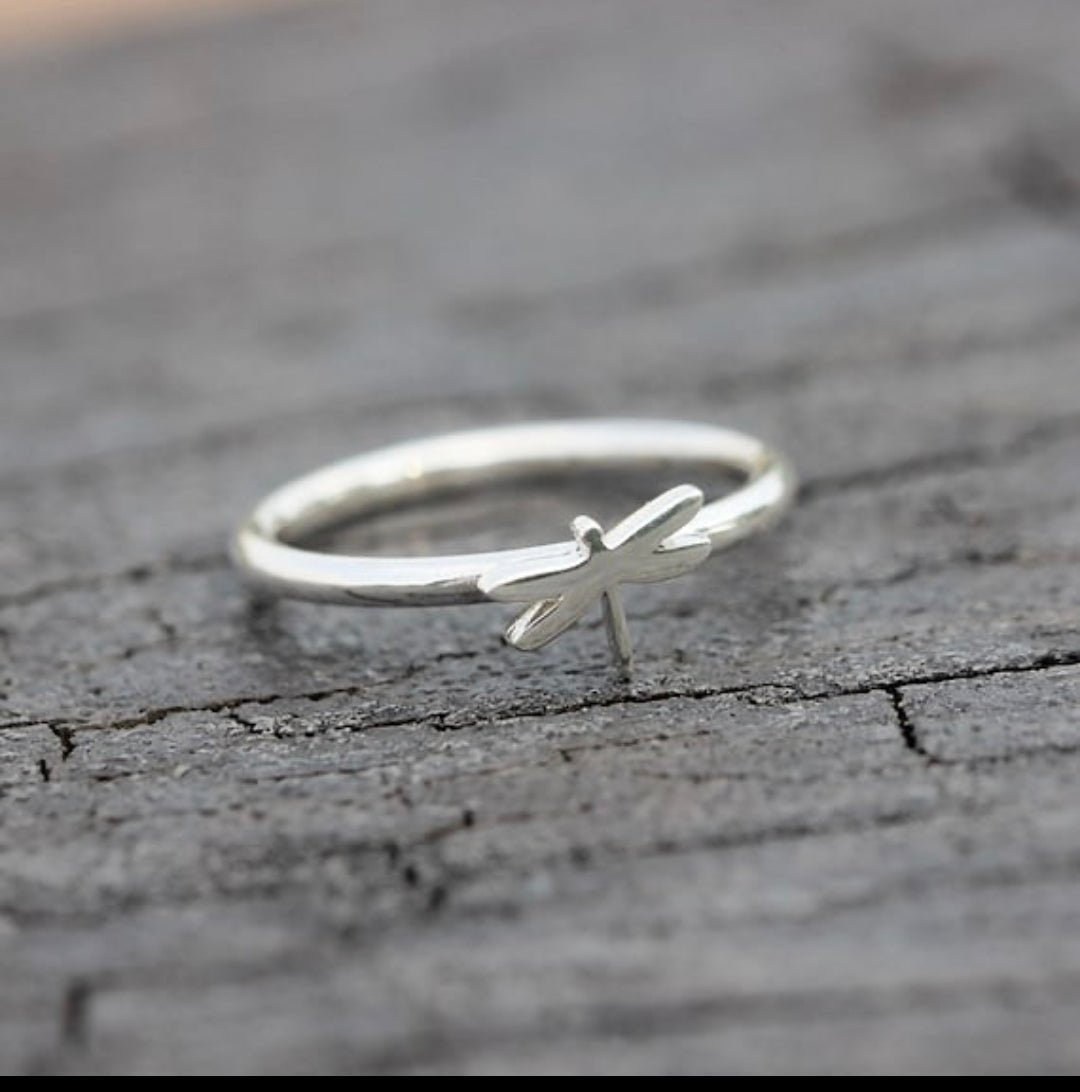Delicate Elegance: 925 Sterling Silver Dragonfly Ring - Silver Box Original