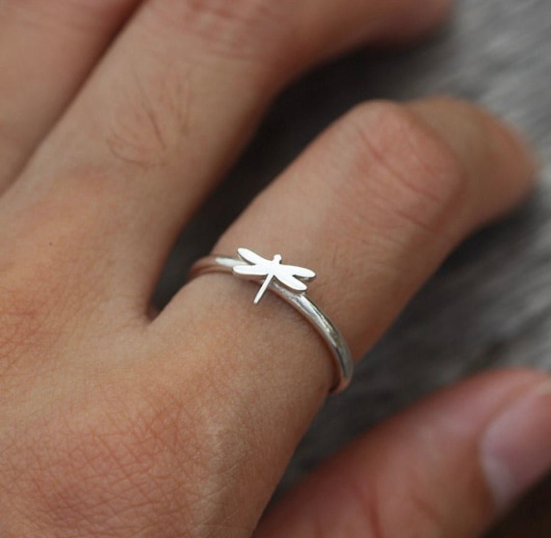 Delicate Elegance: 925 Sterling Silver Dragonfly Ring - Silver Box Original