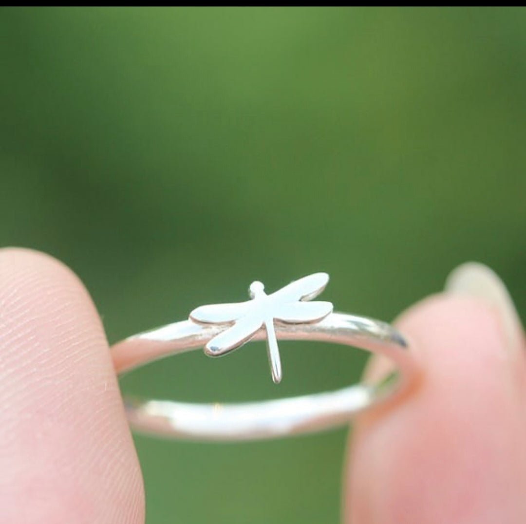 Delicate Elegance: 925 Sterling Silver Dragonfly Ring - Silver Box Original