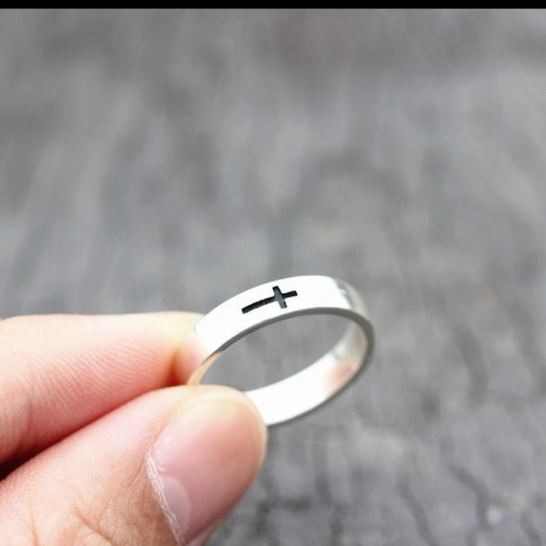 Faith and Fashion Intertwined: 925 Silver Cross Rings - Silver Box Original