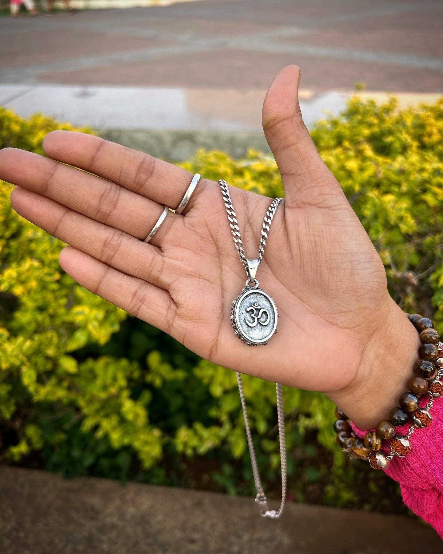 Silver Box Original 925 Silver Om Ganesha Pendant - Silver Box Original