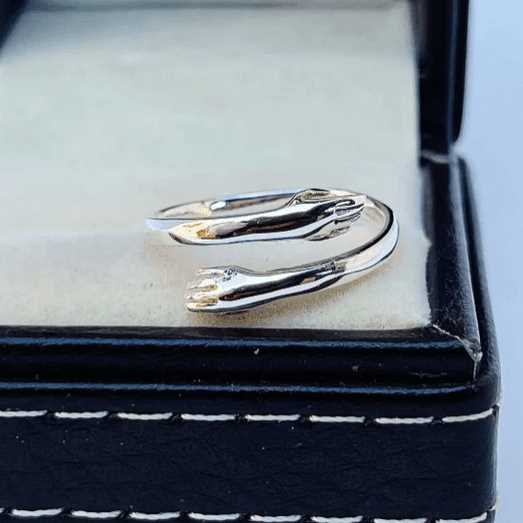 Silver Box Original Silver Hug Ring - Silver Box Original